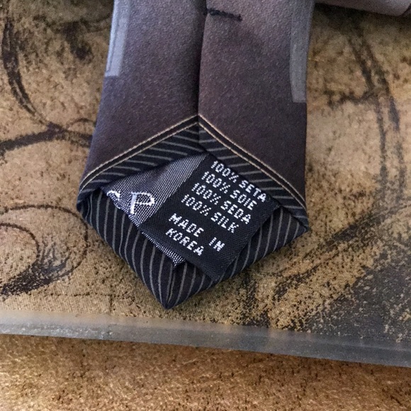 Gasparo Men’s Tie Geometrical Pattern Gold Grey Black - Picture 2 of 9